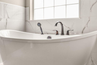 Example of a bathroom design in Seattle