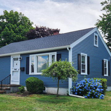 CertainTeed Restoration Classic Vinyl Siding in Pacific Blue, Fairhaven, MA