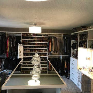 Walk-in Closet - Master