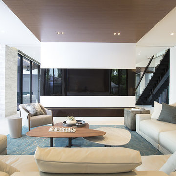 Contemporary Waterfront Elegance