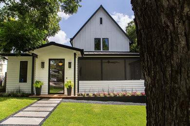Cottage exterior home photo in Austin