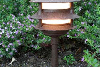 LED Low Voltage Landscape Light 3 Tier Pagoda