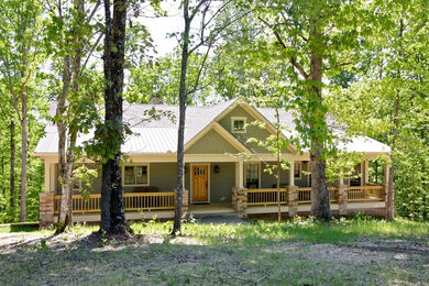 Traditional exterior home idea in Nashville