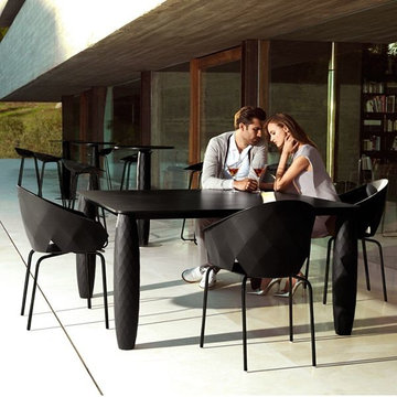 Vases Dining Table and Chairs
