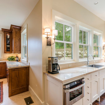 Traditional Great Room Kitchen & Pantry