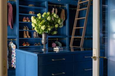 Transitional closet photo in Sacramento
