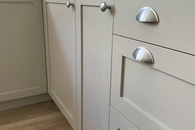Inspiration for a contemporary kitchen in West Midlands.
