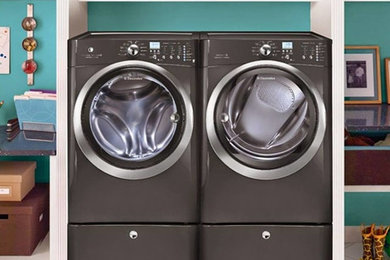 Inspiration for a transitional laundry room remodel in New Orleans