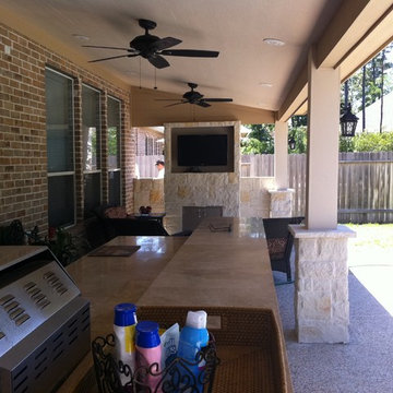 Houston Outdoor Kitchen and Media Area - Long, Narrow Space
