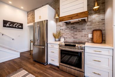 Kitchen - kitchen idea in Hawaii