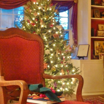 Warm Traditional Christmas Decor