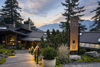 Bowen Island : "Homage to Aker" (Guardian of Entrances)