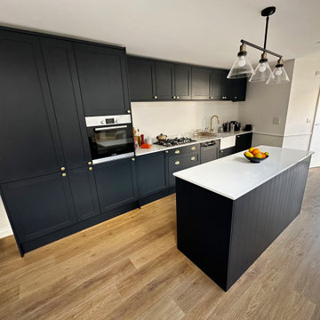 Wraparound Kitchen Extension with Bold Modern Design in East London