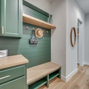 Modern European: 3,830 ft², 4 BR/3 BA/1 ST