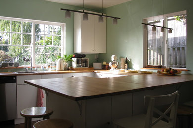 Inspiration for a mid-sized contemporary home design remodel in Seattle