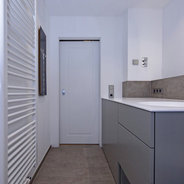 Aus einem Badezimmer wird ein Duschbad im Münchner Osten