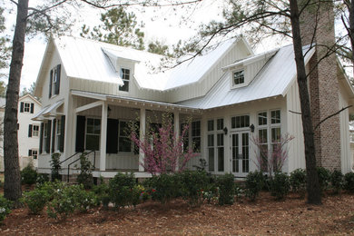 Inspiration for a timeless exterior home remodel in Atlanta
