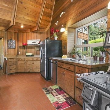 Camano Island bungalow listed and staged by Tracy Stevens!