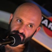 Distort Cavallo's photo