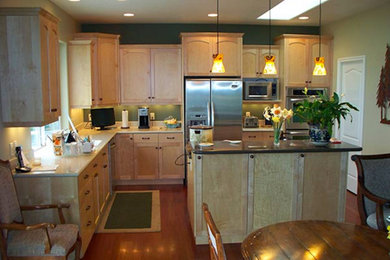 Kitchen - kitchen idea in Seattle