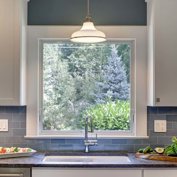 Small kitchen lives large