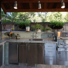 outdoor kitchen