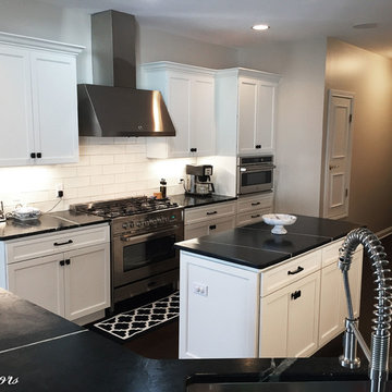 Black & White Transitional Kitchen