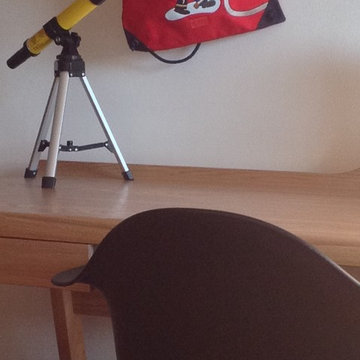 LEO'S ROOM