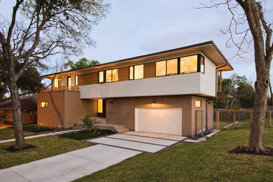 Inspiration for a contemporary exterior home remodel in Houston