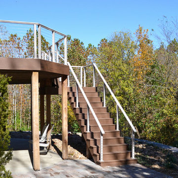 Carmel, NY: White Shaped Aluminum Railing System