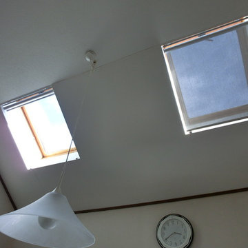 天窓の遮熱ロールスクリーンの施工例