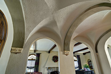 Elegant entryway photo in Minneapolis