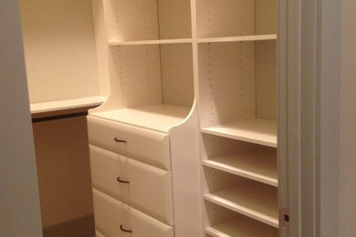 Minimalist closet photo in Cincinnati