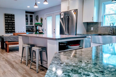 Kitchen - contemporary kitchen idea in Atlanta