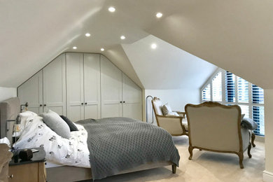 Design ideas for a traditional home in Surrey.
