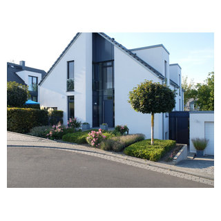 Orthogonaler Contemporary Landscape Bonn by besgen