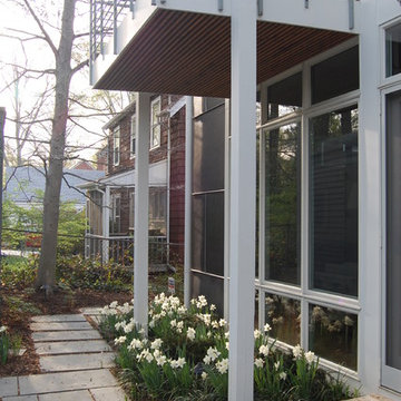 Contemporary Chevy Chase Garden