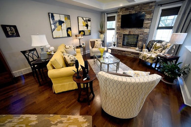 Elegant living room photo in New York