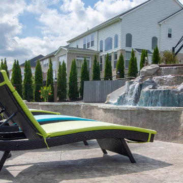 Innovation and Complexity in a Vinyl Liner Pool with Extreme Elevations
