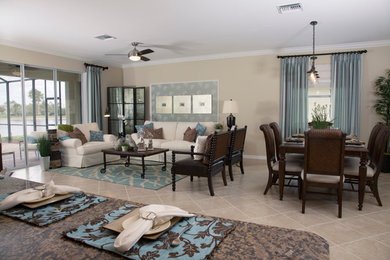 Example of a transitional home design design in Tampa