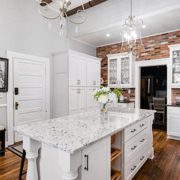 Modern Colonial Kitchen