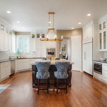 Carriage Club Drive - White Kitchen Elegance