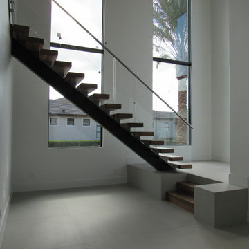 Steel Mono Stringer & Glass Railing