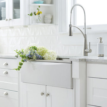 Crosstown Farmhouse Sink with Fireclay Interchangeable Apron in Glacier