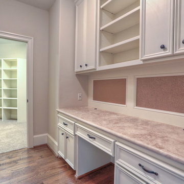 Computer Niche & Seasonal Closet Entrance