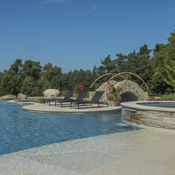 Pool with Spa and Sunshelf