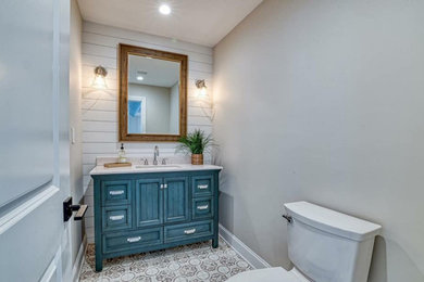 Bathroom - bathroom idea in New York