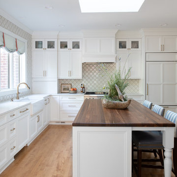 Traditional Warm and Bright Kitchen