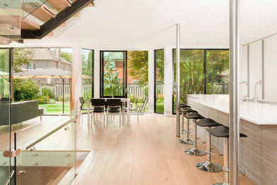 Example of a kitchen design in Toronto