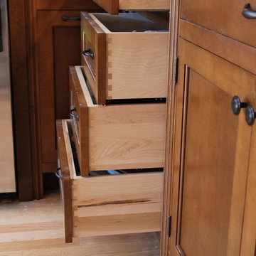 Beautiful maple kitchen o a tight budget.